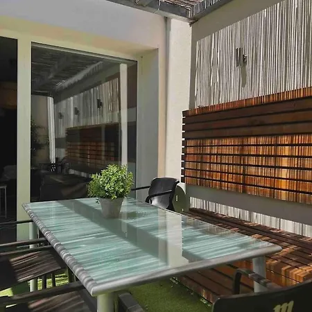 Apartment Poisson By Aroom Vut-le- 1147 Casco Historico Casa Con Patio Privado Leon